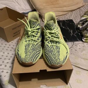 Yeezy 350s V2
